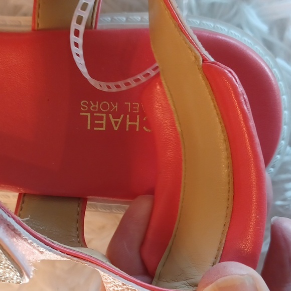 Michael Kors Pink & Tan MK Logo Flat Lug Chunky Sole Sandals SZ 7.5 New - Picture 9 of 16